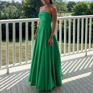 Emerald Green Strapless Gown for Prom
